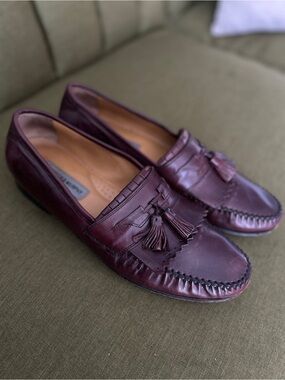 Johnston & Murphy Men's Burgundy Hayes Tassel Loafers - Classic Leather Slip-On